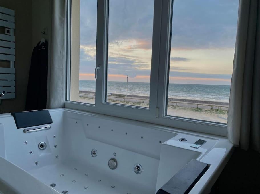 Spa Privatif Face Mer Riva Romantic & Spa Ouistreham Exteriör bild